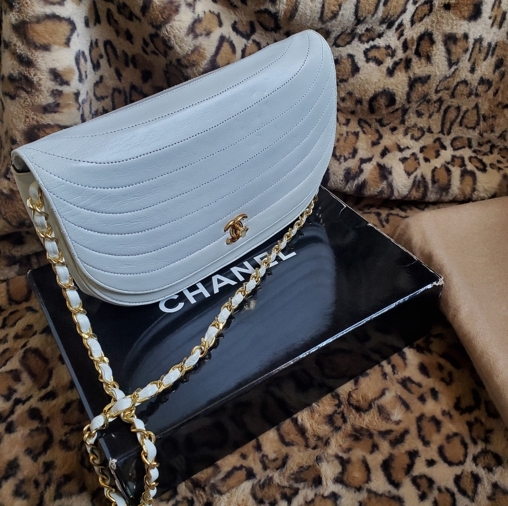 Chanel Half moon white Lambskin shoulder bag